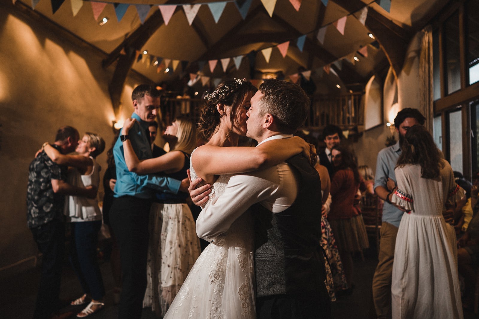 oak barn wedding photography